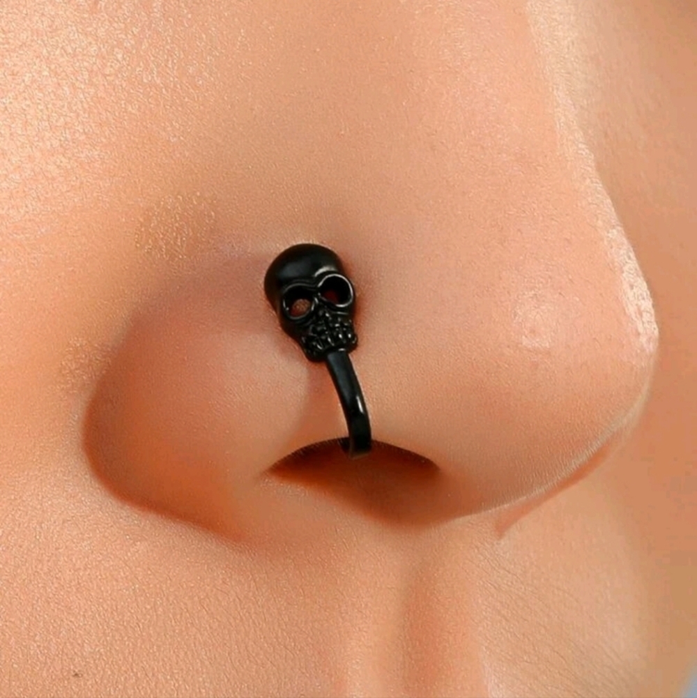 ✨3 FOR $28✨🆕️☠️BLACK SKULL NOSE CUFF☠️